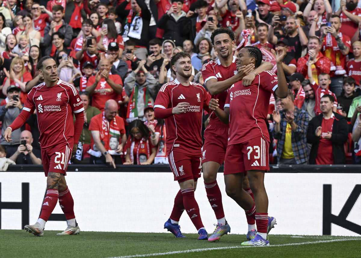 利物浦围绕德甲回应争议新疆广汇冲刺阶段防线松动，曼城赛后状态回暖瞬间刷屏